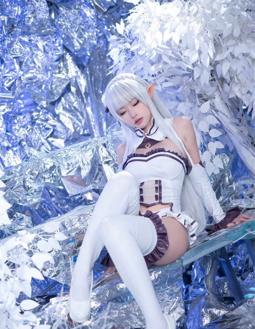 清水由乃 重生之我是艾米莉亚 [40P-127MB]