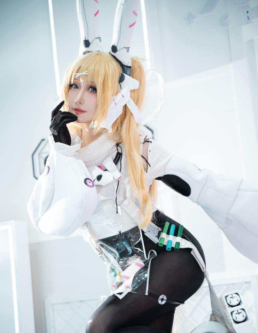 焖焖碳 – 交错战线 莉普斯 [18P-36MB]