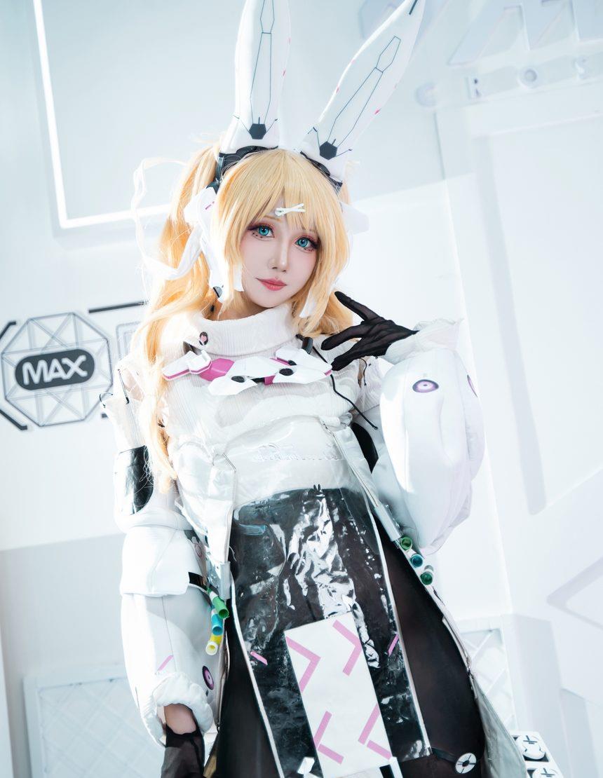 焖焖碳 – 交错战线 莉普斯 [18P-36MB]