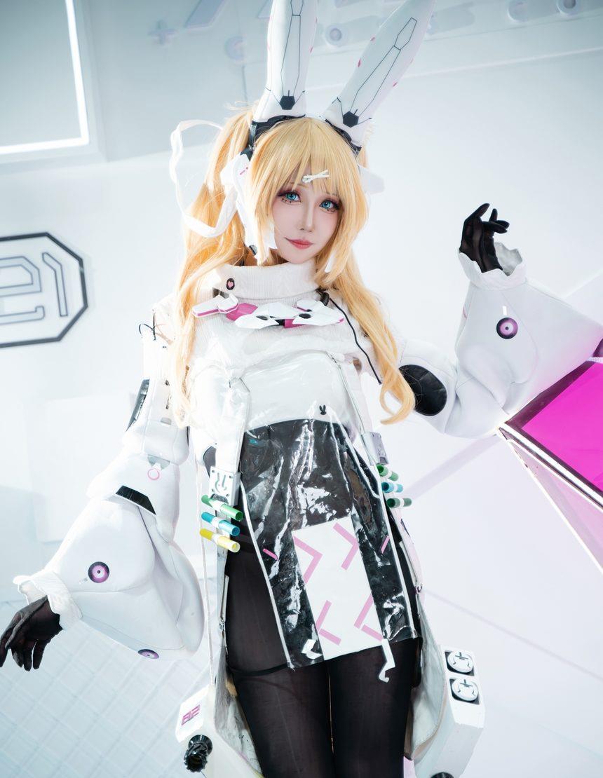 焖焖碳 – 交错战线 莉普斯 [18P-36MB]