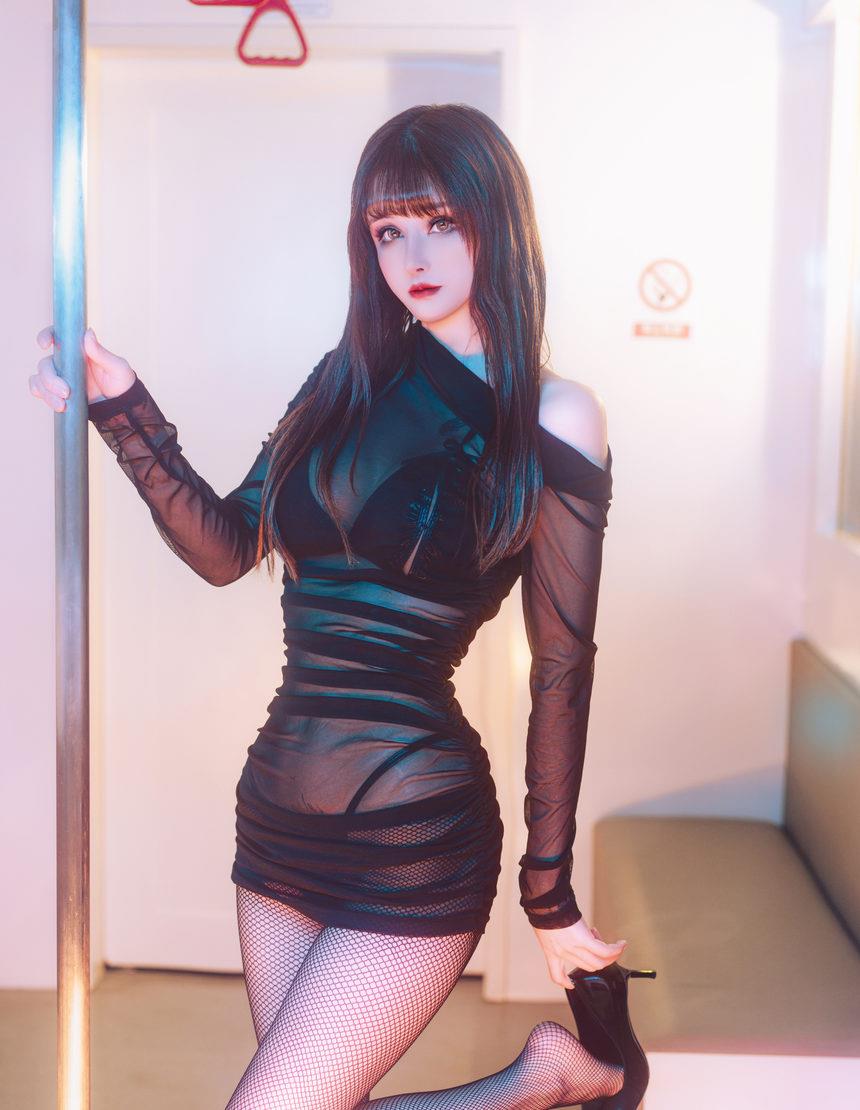 鹿八岁baby – 地铁の调教[94P+2V-2.65G]