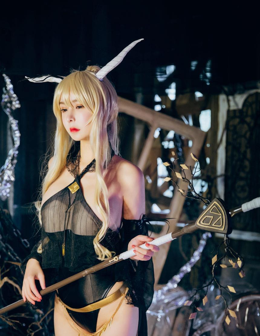 亚马逊鲶鱼 - 明日方舟 闪灵 泳衣 [20P-361MB]